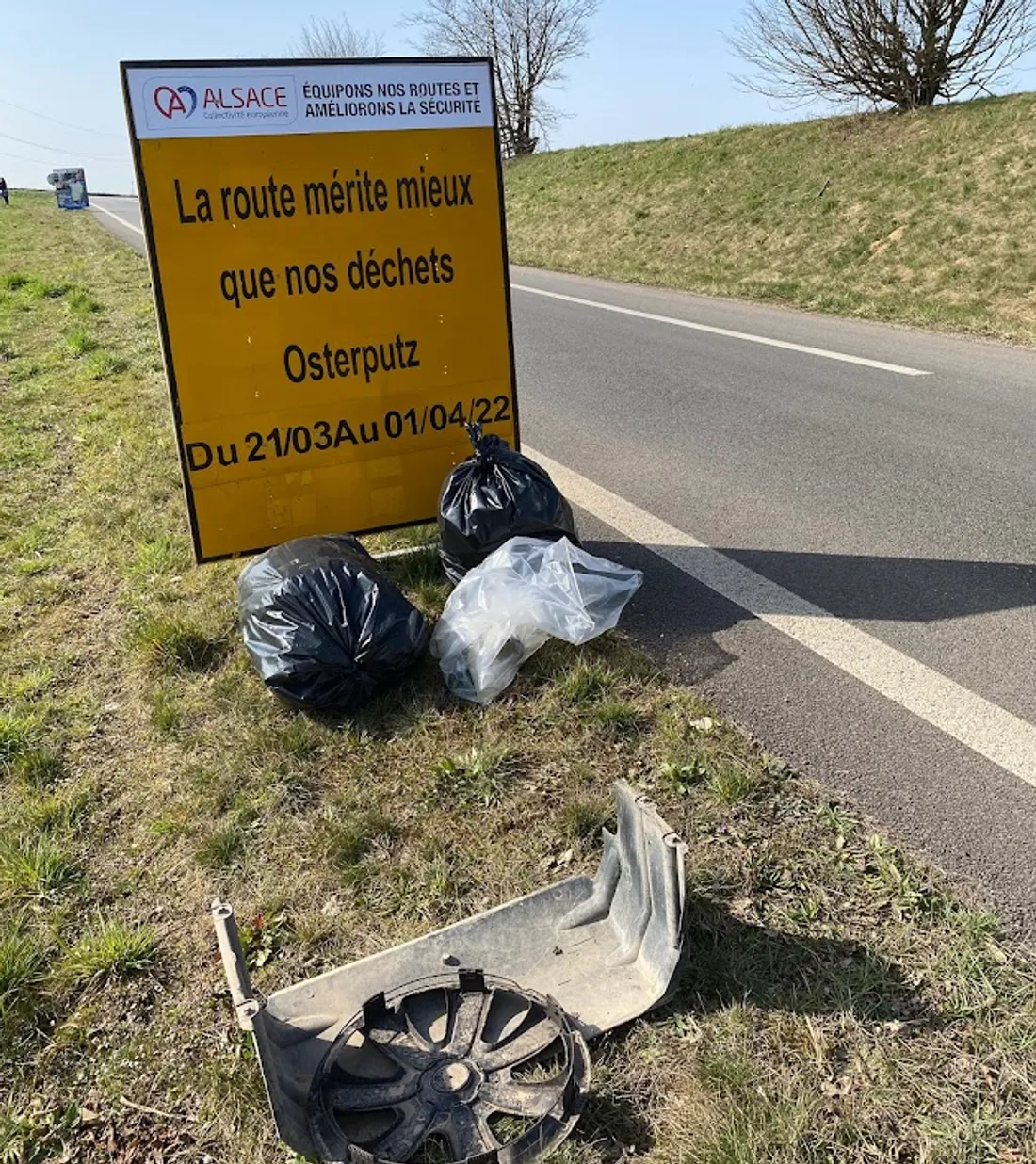 panneau de sensibilisation et déchets